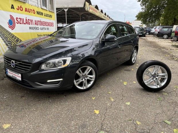 Volvo V60 2.0 D [D4] Summum Vgig Vezetett SZER...